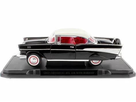 RS 1957 Chevrolet Bel Air with Hardtop 1/18