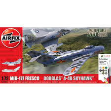 Dogfight Doubles (Mig 17F & A-4B Skyhawk) 1/72 Gift Set