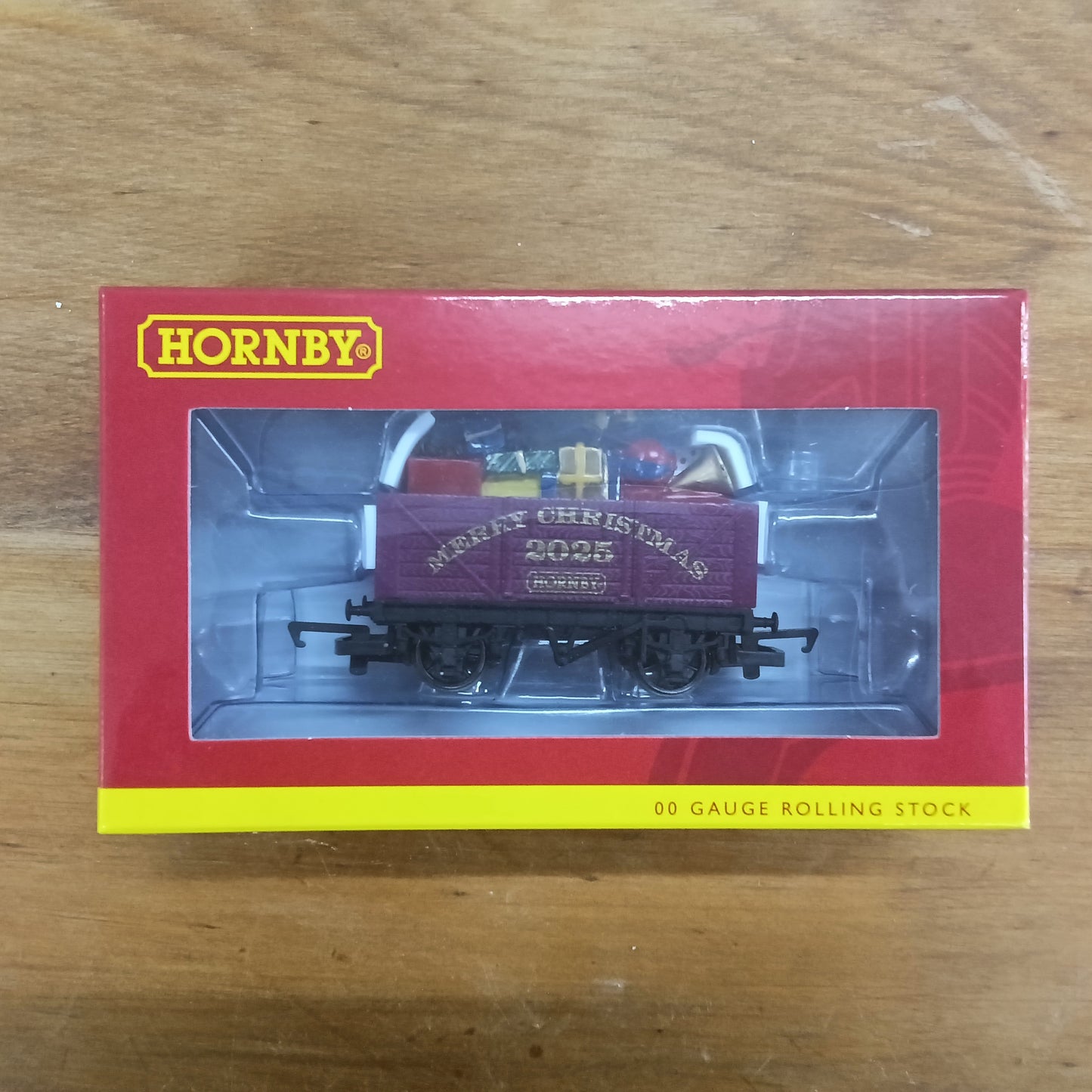Hornby Christmas 00 gauge rolling stock