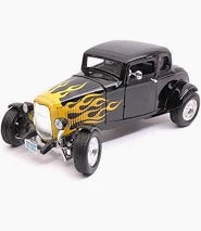 Motormax 1932 Ford Five-window coupe 1/18